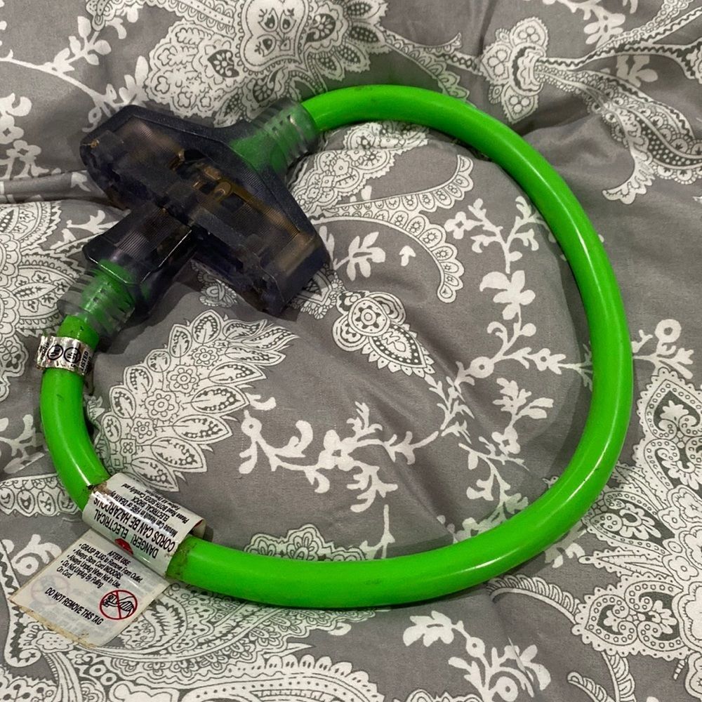 Extension cord with three outlets 1’ long green 14 gauge heavy duty extension
